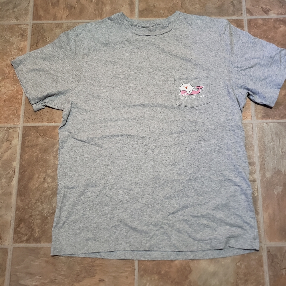 Vineyard vines t-shirt